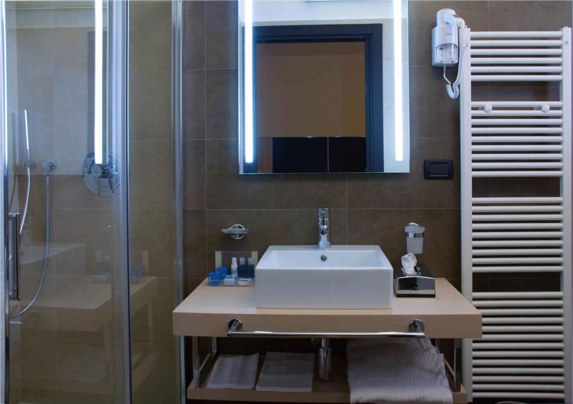Hotel Imperial Сан-Бенедетто-дель-Тронто Экстерьер фото