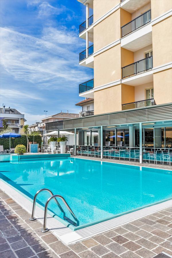 Hotel Imperial Сан-Бенедетто-дель-Тронто Экстерьер фото