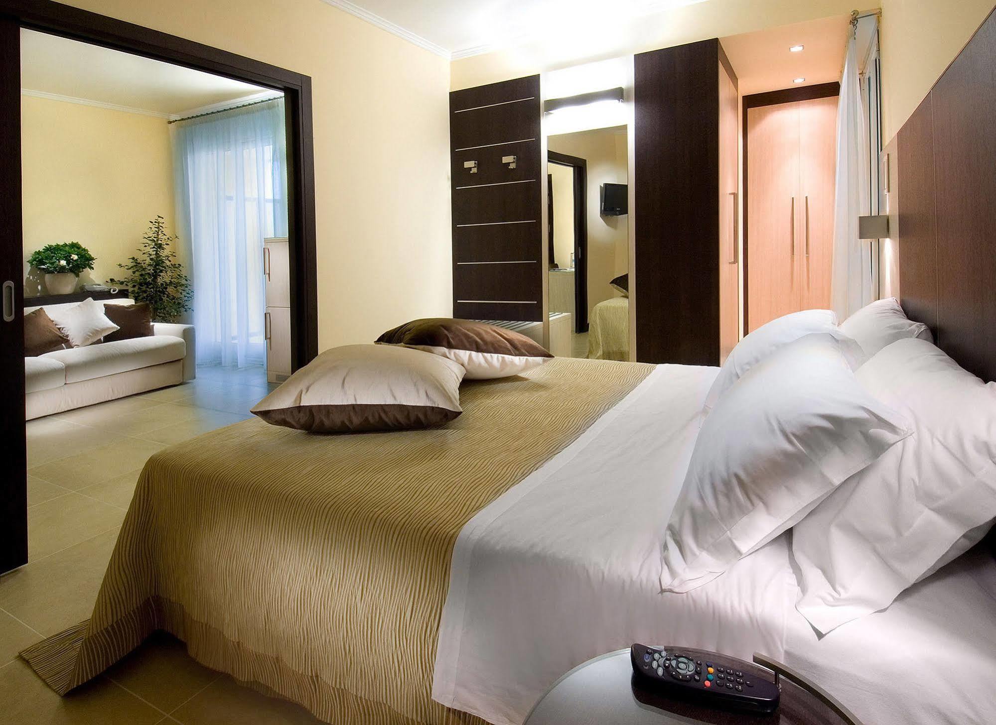 Hotel Imperial Сан-Бенедетто-дель-Тронто Экстерьер фото